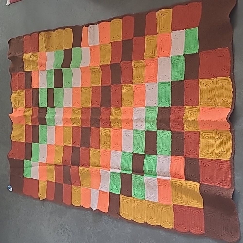 VINTAGE HANDMADE CROCHET BLANKET